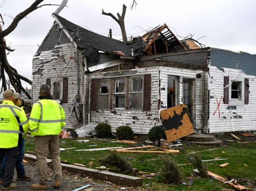 Tornadot në SHBA lanë të vdekur tre persona, dhjetëra të tjerë të lënduar
