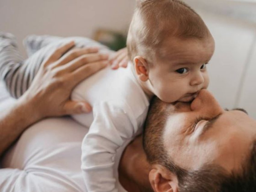 Ndryshimet që mund të pësojë trupi i një burri, pasi bëhet baba