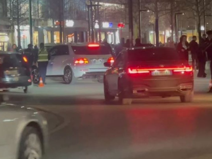 Policia dhe FNSH aksion në Vlorë, kontrolle makinave luksoze dhe me xhama të zinj