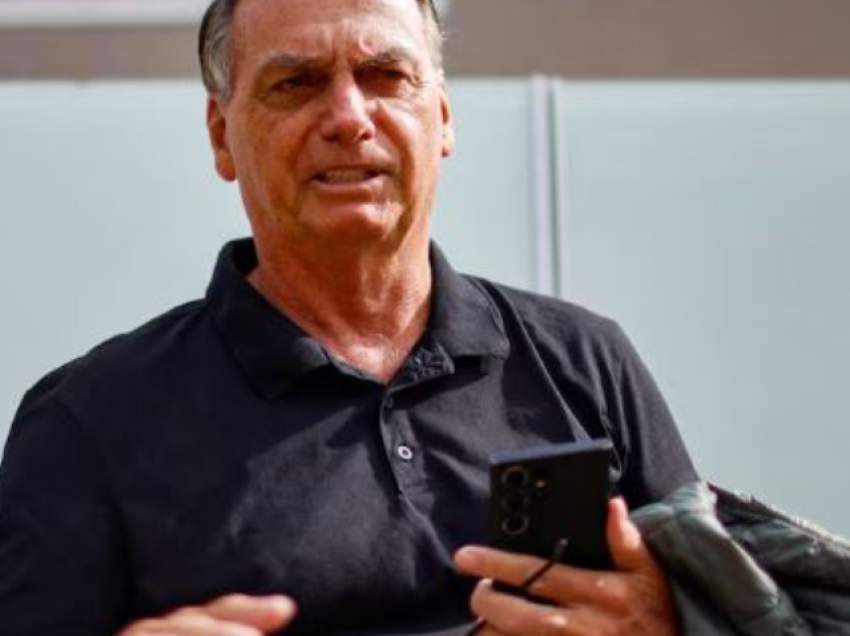Bolsonaro akuzohet për mashtrim në lidhje me të dhënat e vaksinimit kundër Covid-19