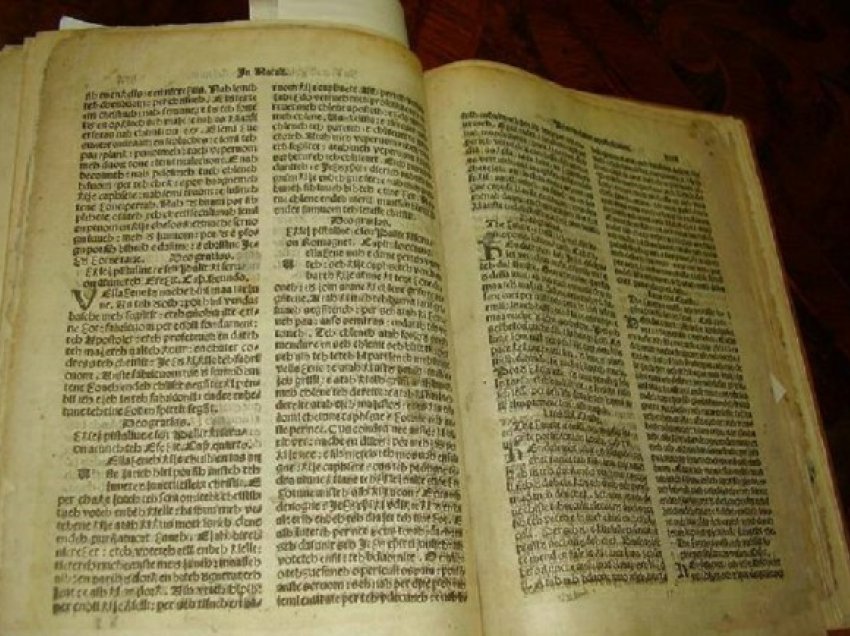 ​470 vjet më parë nisi rrugën fjala e shkruar shqip, “Meshari” i Gjon Buzukut