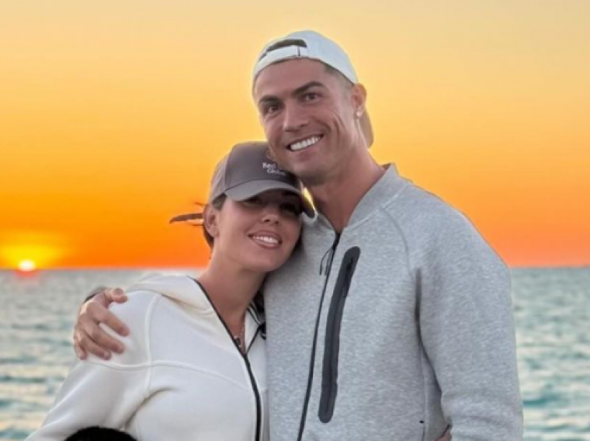 Georgina Rodriguez dhe Cristiano Ronaldo eksplorojnë bregdetin e Detit të Kuq në Arabinë Saudite
