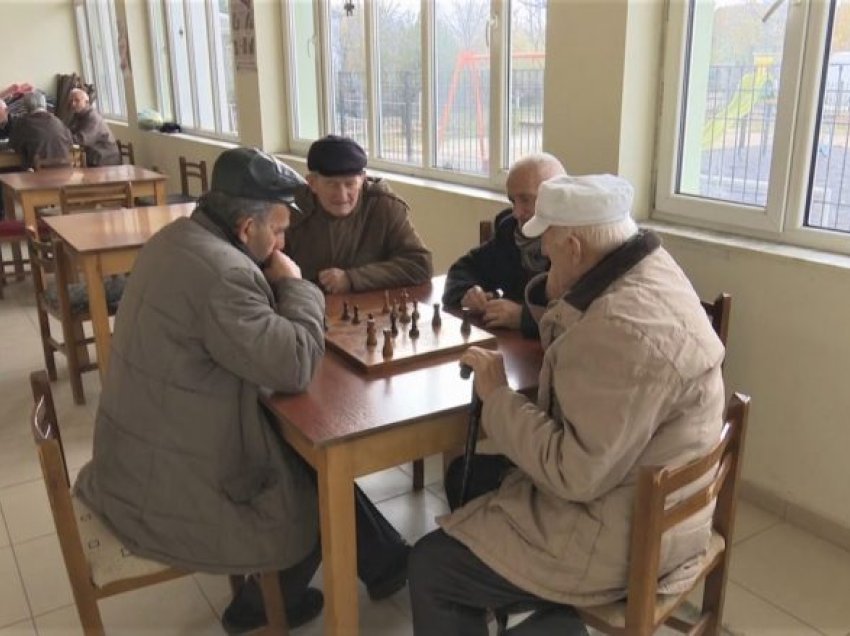 Pensionistët e Tetovës nuk do të kenë ku të kujdesen nëse mbeten vetëm, nuk ka shtëpi pleqsh në qytet