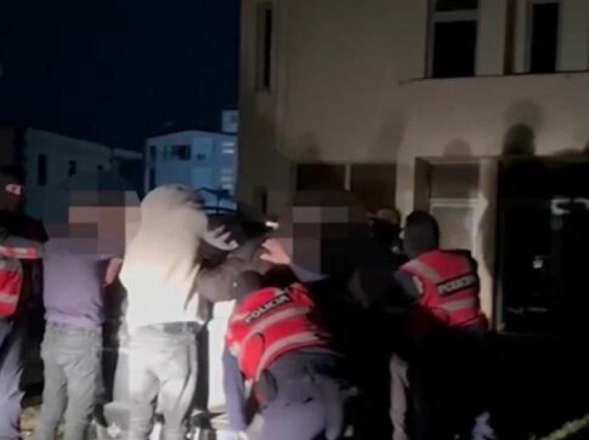 Arrestimi i 6 të rinjve me kallashnikovë në Durrës, Balla: Policia, detyrë për të parandaluar armëmbajtjen pa leje
