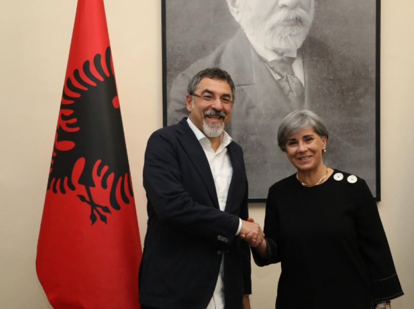 Çuçi pret reporteren për Shqipërinë në PE: Platformë dialogu me opozitën për ligjet me 3/5