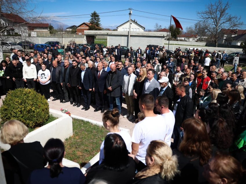 Haradinaj kujton masakrën e Deçanit e Klinës: Kosova në NATO është nderimi më i madh që mund të bëjmë për të rënët