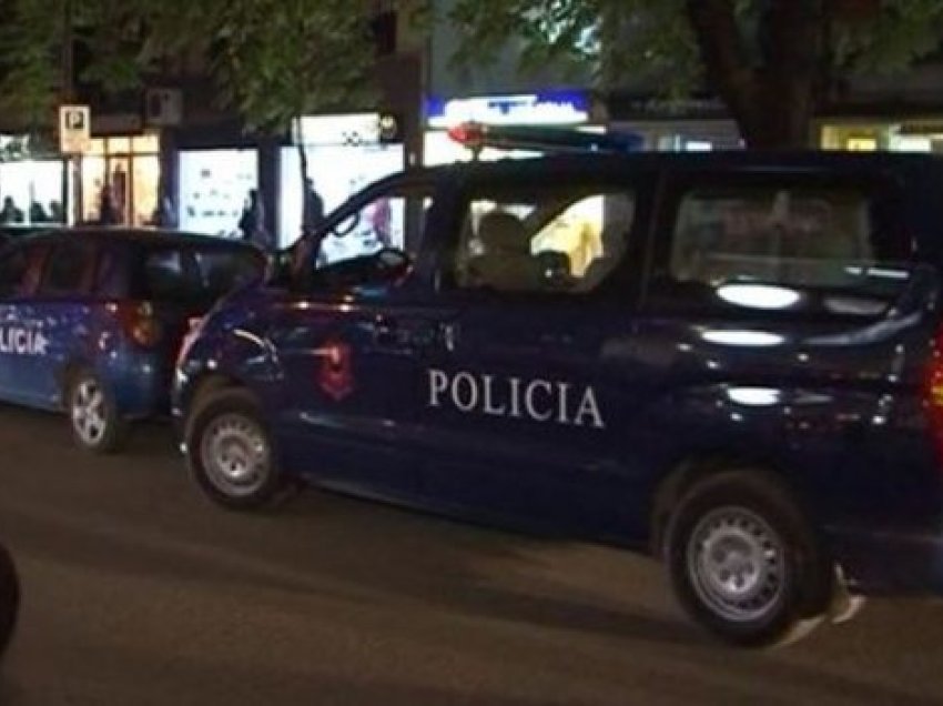 Detaje nga sherri me një viktimë në Tiranë, të rinjtë po lëviznin me dy automjete, policia ngre disa postblloqe