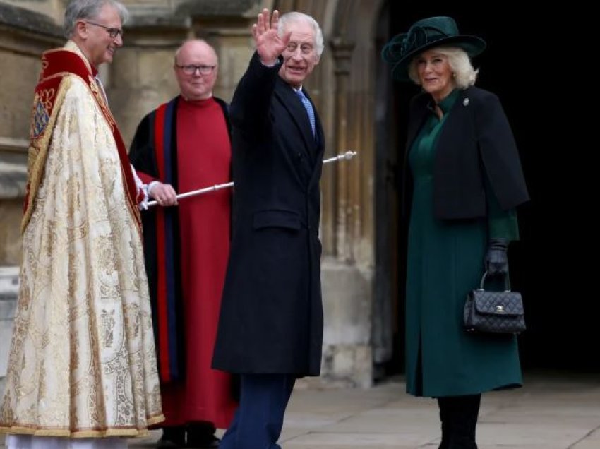 Mbreti Charles merr pjesë në shërbimin tradicional të Pashkëve