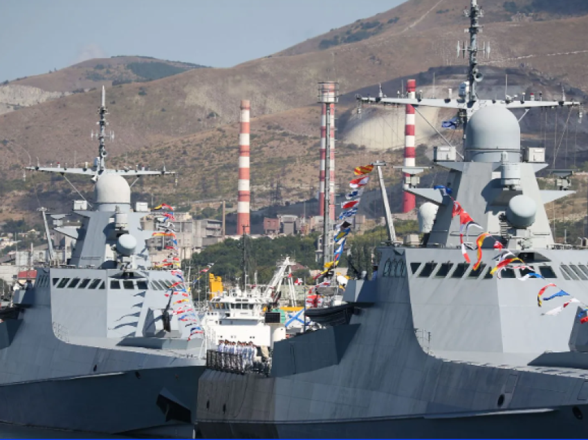 Marina: Rusia tërheq anijet 'më të vlefshme' nga Krimea e pushtuar