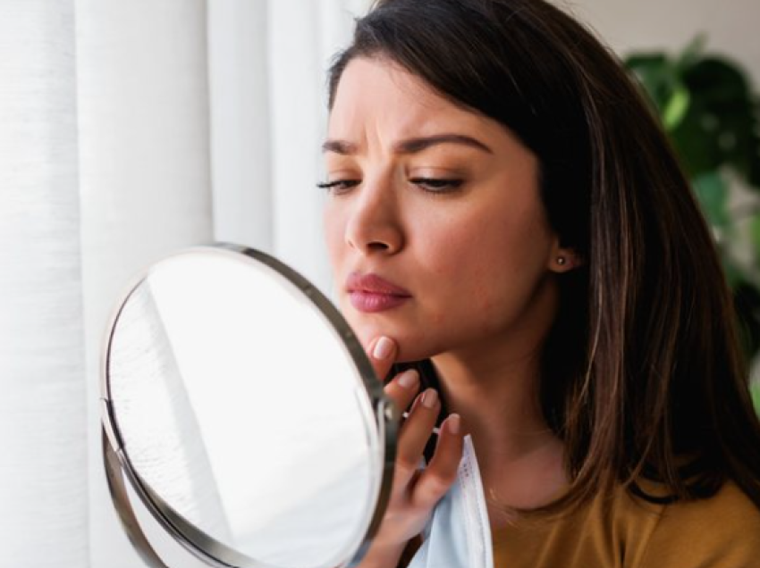 6 mënyra si të holloni linjat dhe të zvogëloni fryrjen e fytyrës