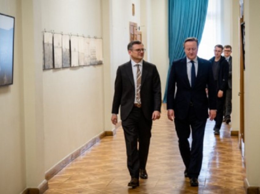 ​Kuleba dhe Cameron diskutojnë përshpejtimin e ndihmës ushtarake për Ukrainën