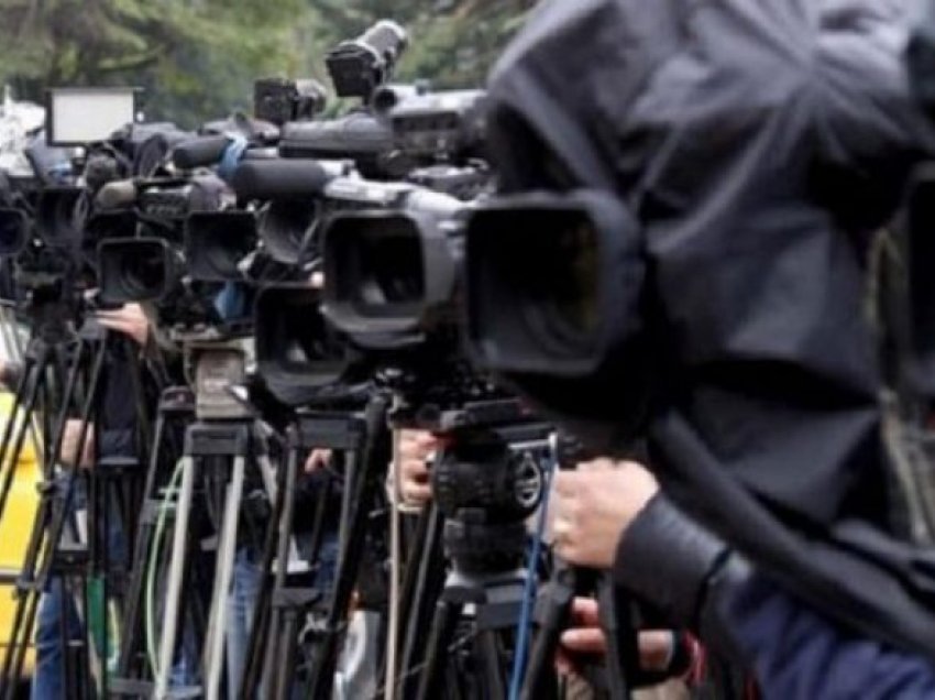 ​KMShK shpreh shqetësim për përkeqësimin e lirisë së medias në Kosovë