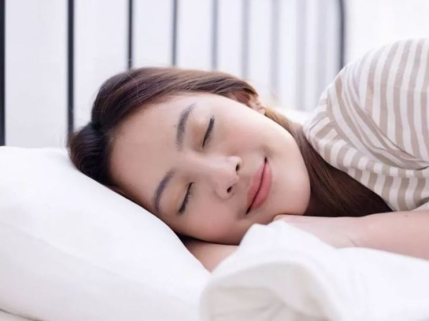 Ekspertja tregon se nëse largoni një element nga shtrati juaj, mund të bëni gjumë më të mirë
