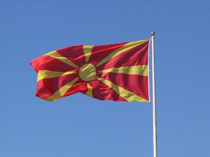 Zgjedhjet në Maqedoninë e Veriut, shënohet incidenti i parë, tentohet të vidhen fletët e votimit
