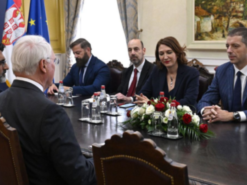 Gjuriq takohet me Hillin në Beograd, flasin për raportet SHBA-Serbi